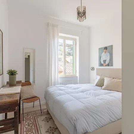 Iflat Lovely Apartment With View On Pope Window-2